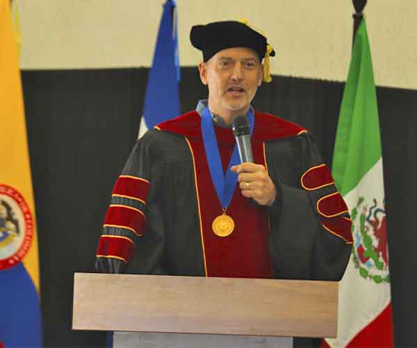 Graduación 9
